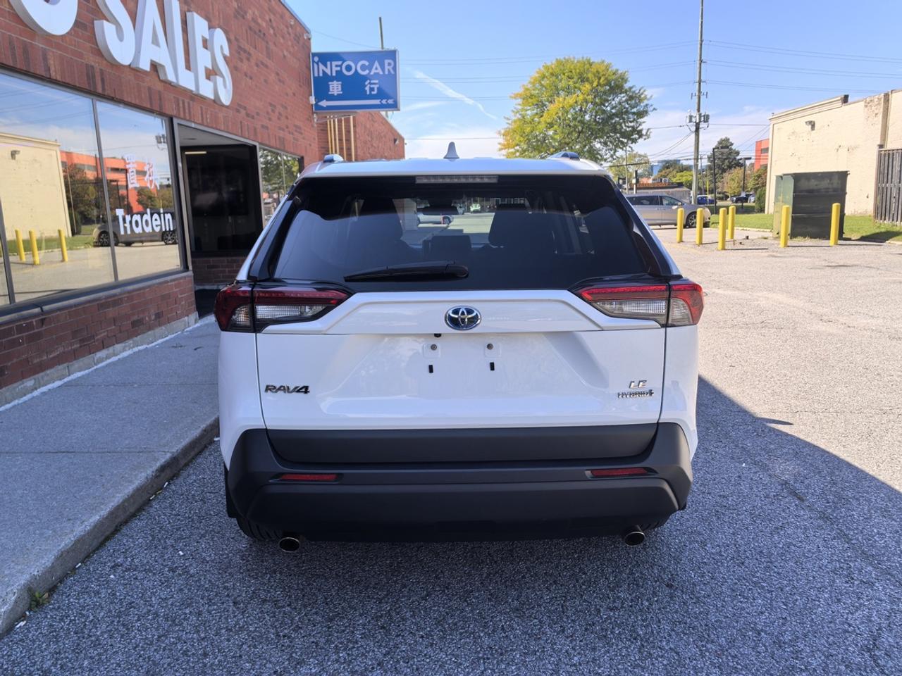 2024 Toyota RAV4 Hybrid LE Photo