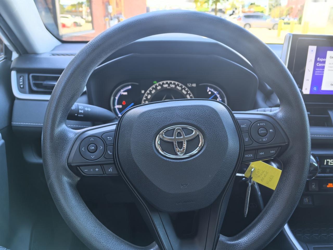 2024 Toyota RAV4 Hybrid LE Photo
