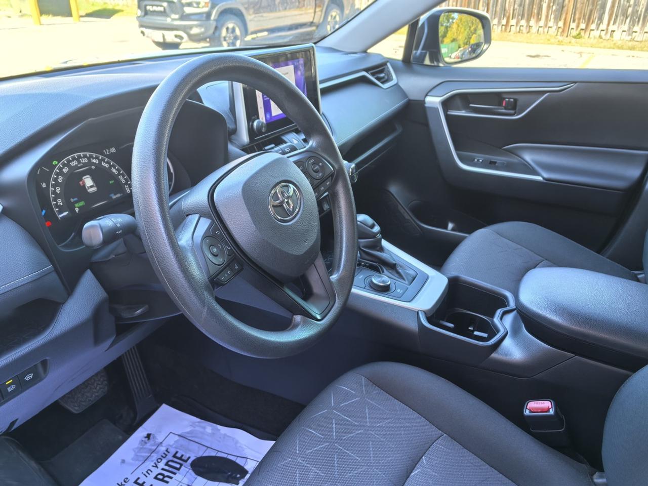 2024 Toyota RAV4 Hybrid LE Photo