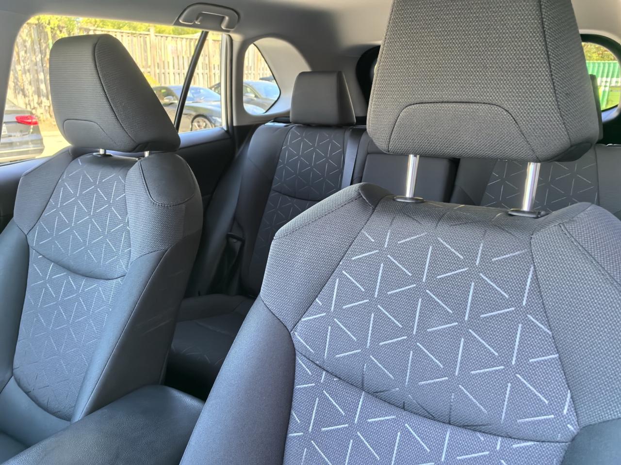 2024 Toyota RAV4 Hybrid LE Photo