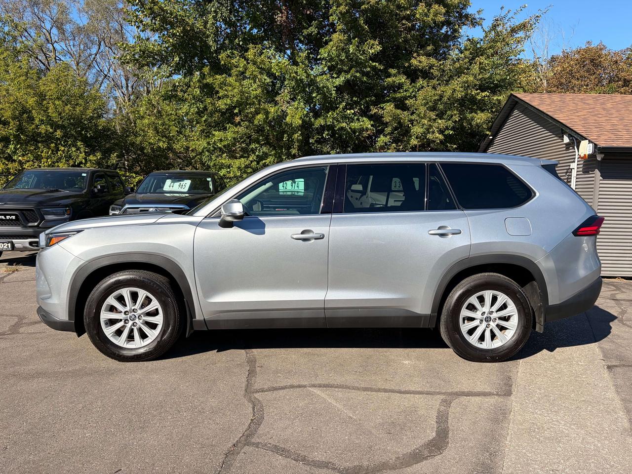 2024 Toyota Grand Highlander XLE AWD One Owner Clean CARFAX SofTex Leather Photo