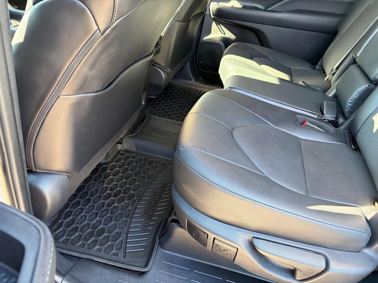 2024 Toyota Grand Highlander XLE AWD One Owner Clean CARFAX SofTex Leather Photo