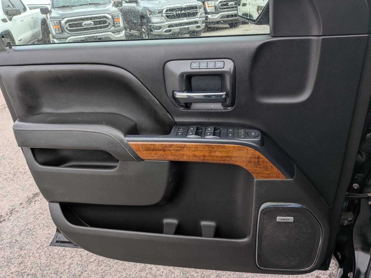 2017 Chevrolet Silverado 1500 High Country Photo