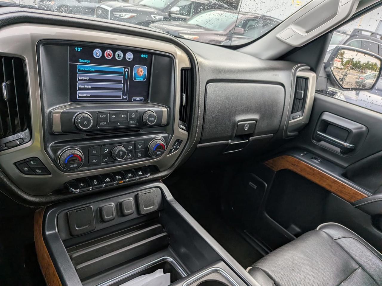 2017 Chevrolet Silverado 1500 High Country Photo