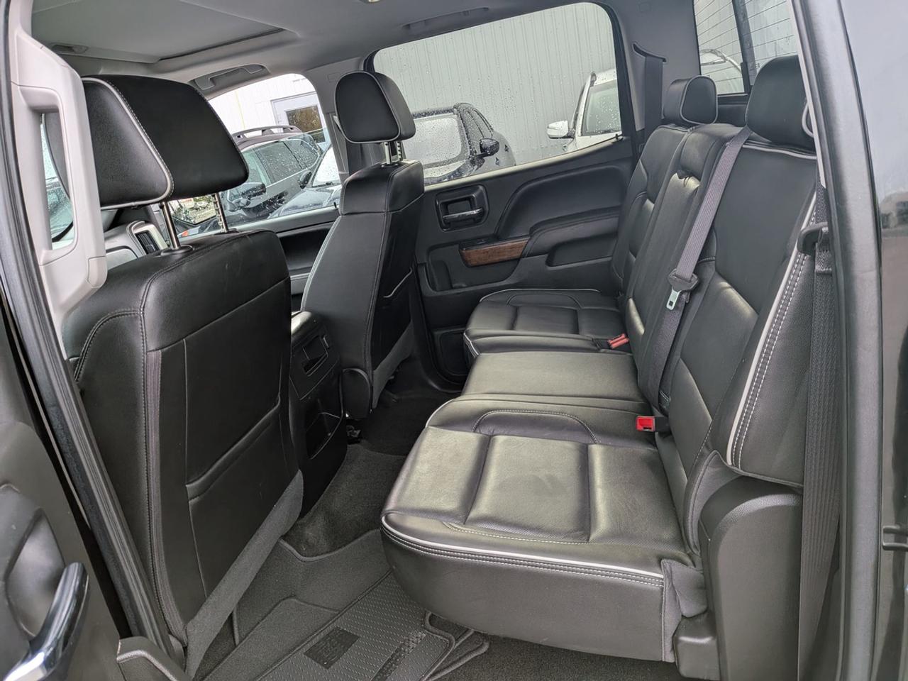 2017 Chevrolet Silverado 1500 High Country Photo