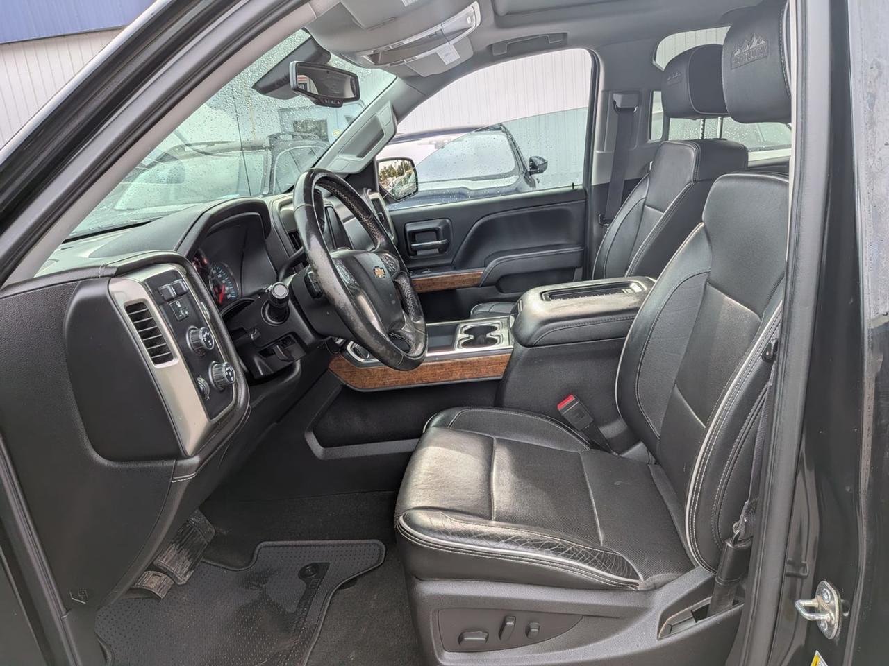 2017 Chevrolet Silverado 1500 High Country Photo