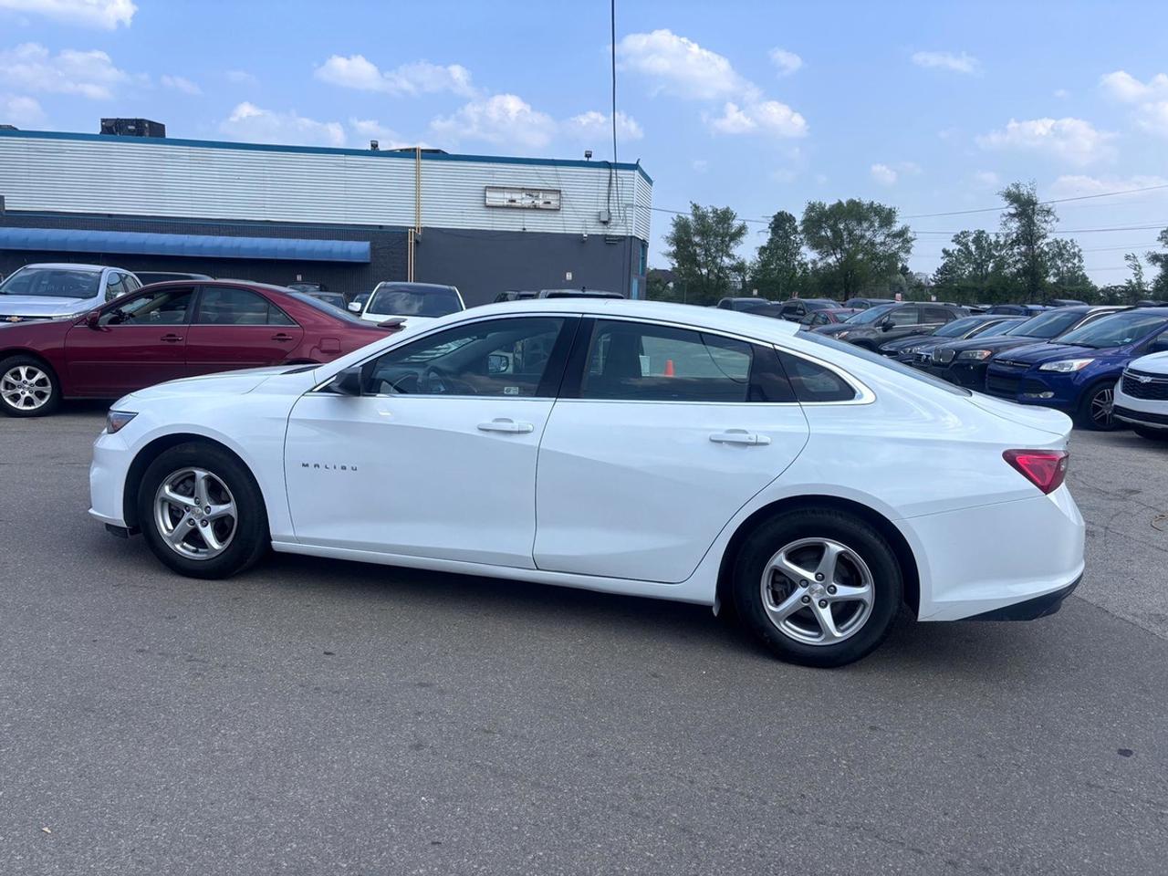 2016 Chevrolet Malibu LS Photo