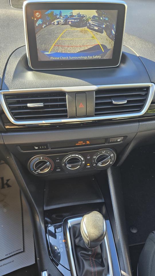 2015 Mazda MAZDA3 GS Photo