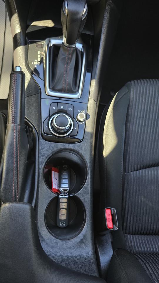 2015 Mazda MAZDA3 GS Photo