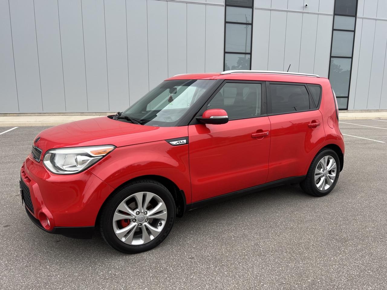 2016 Kia Soul + Photo5