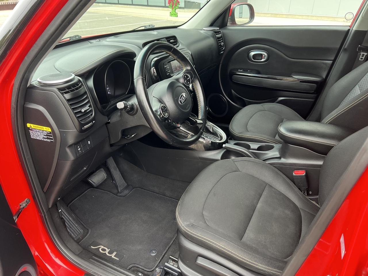 2016 Kia Soul + Photo