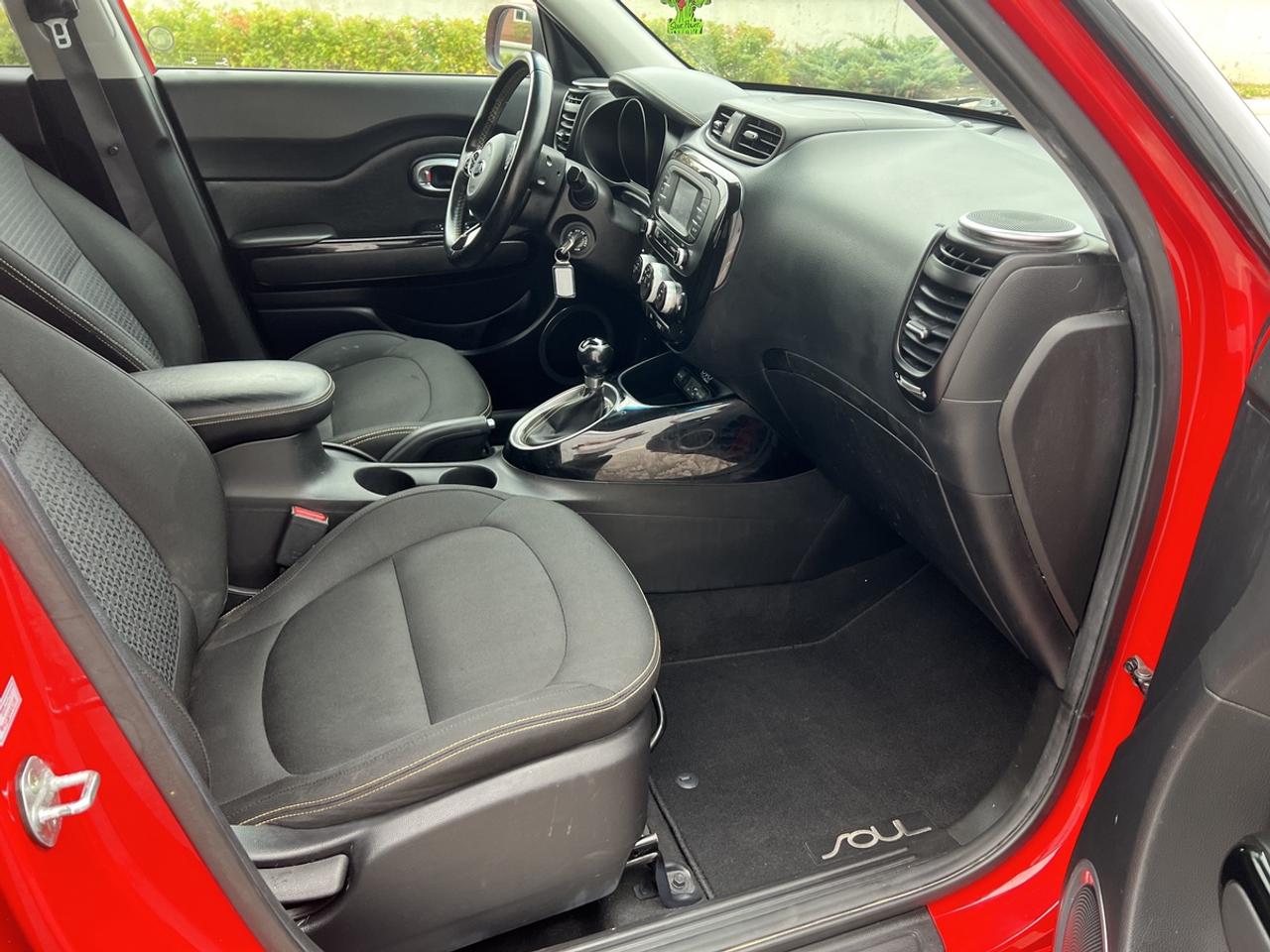 2016 Kia Soul + Photo