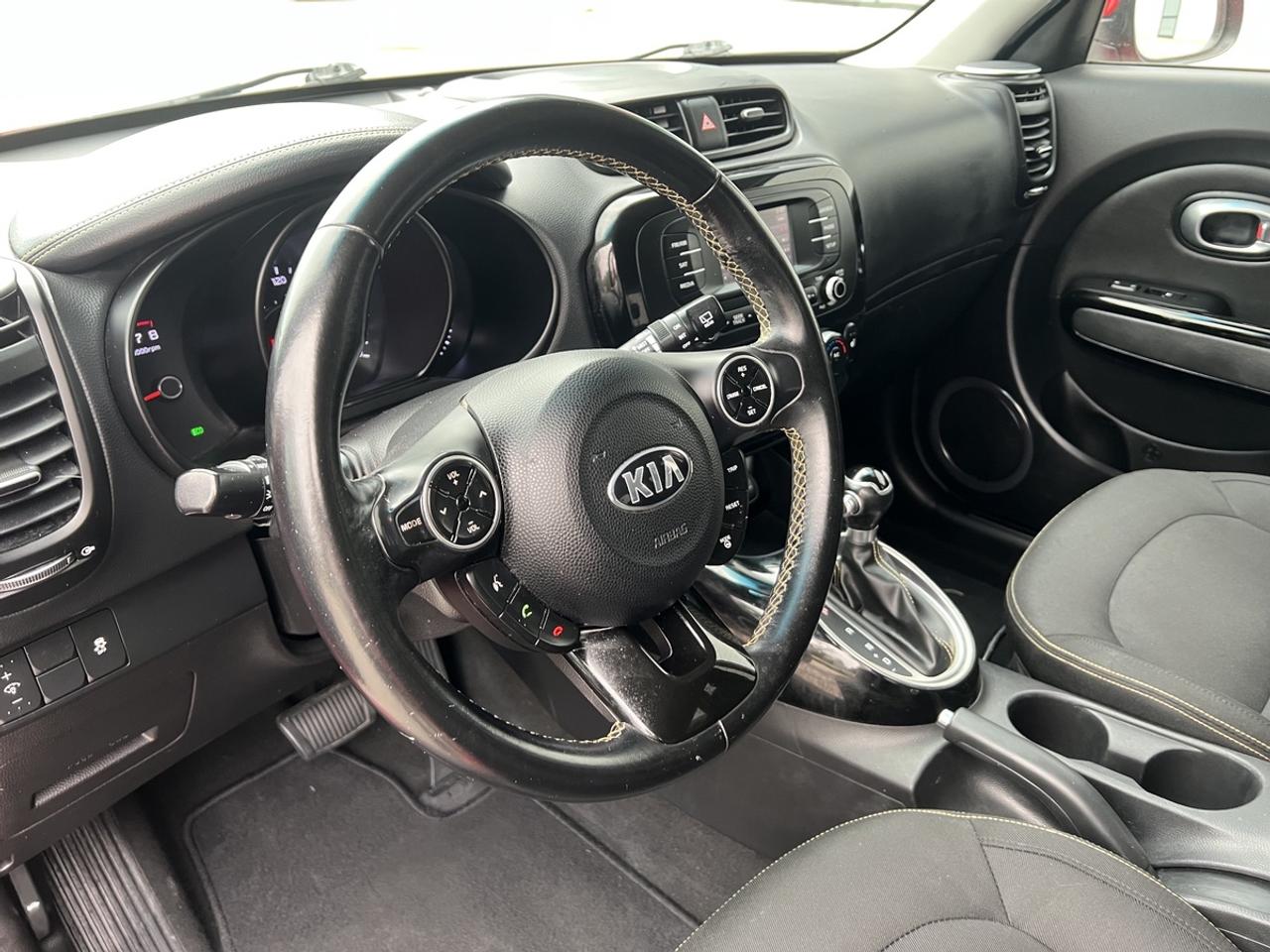 2016 Kia Soul + Photo