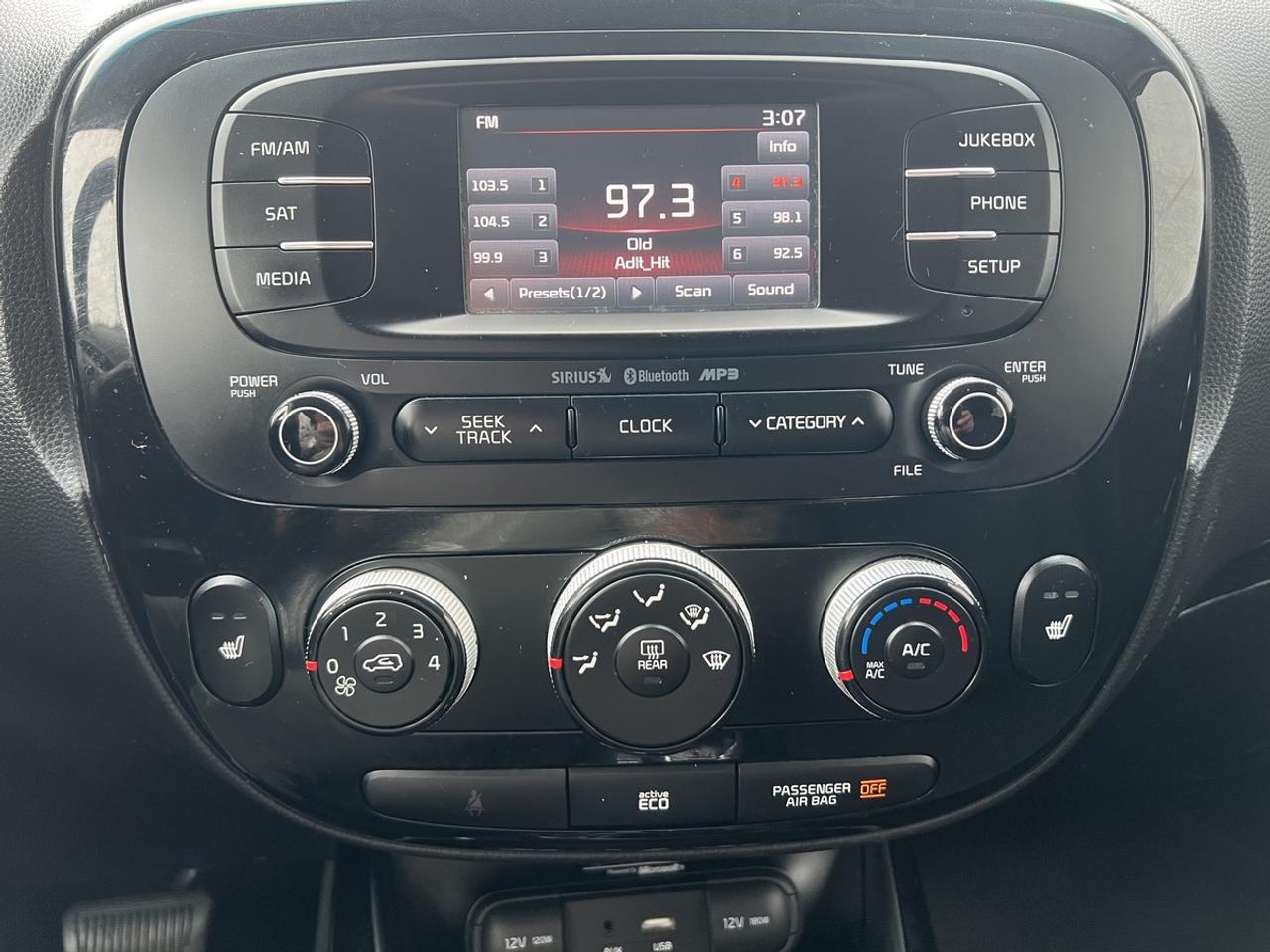 2016 Kia Soul + Photo