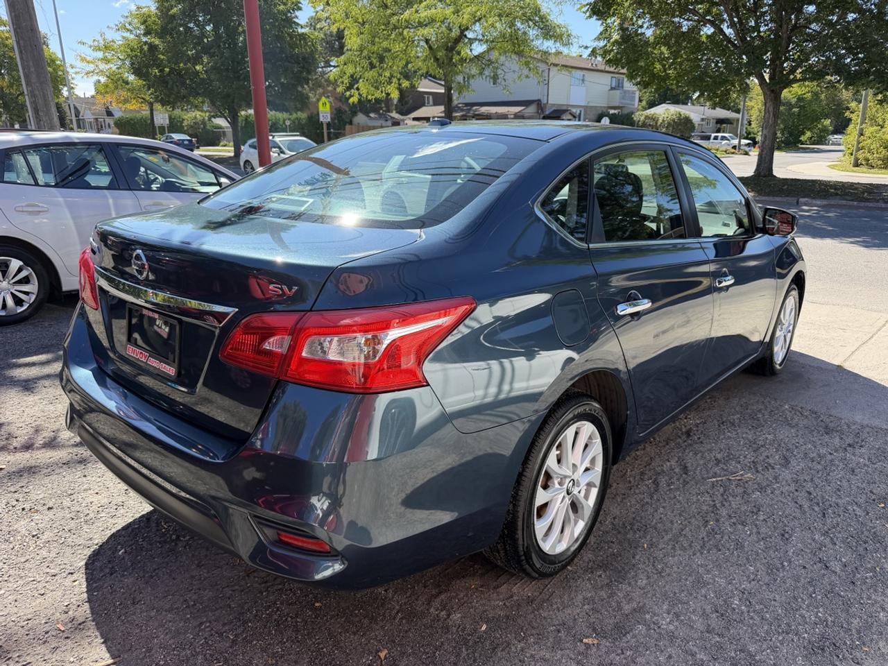 2016 Nissan Sentra SV Photo