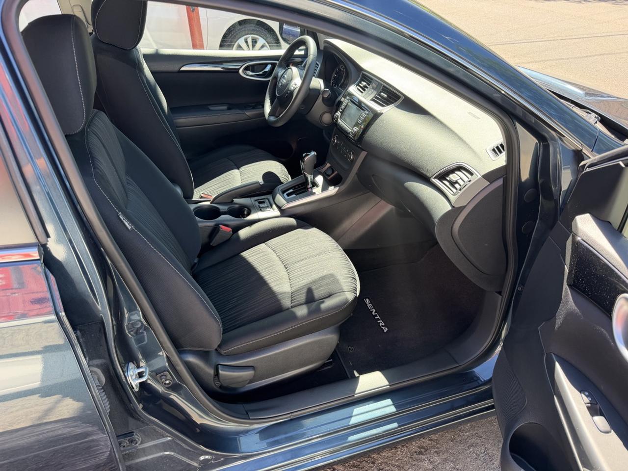 2016 Nissan Sentra SV Photo