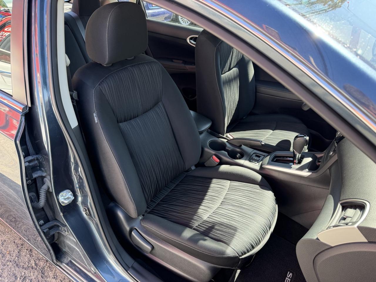 2016 Nissan Sentra SV Photo