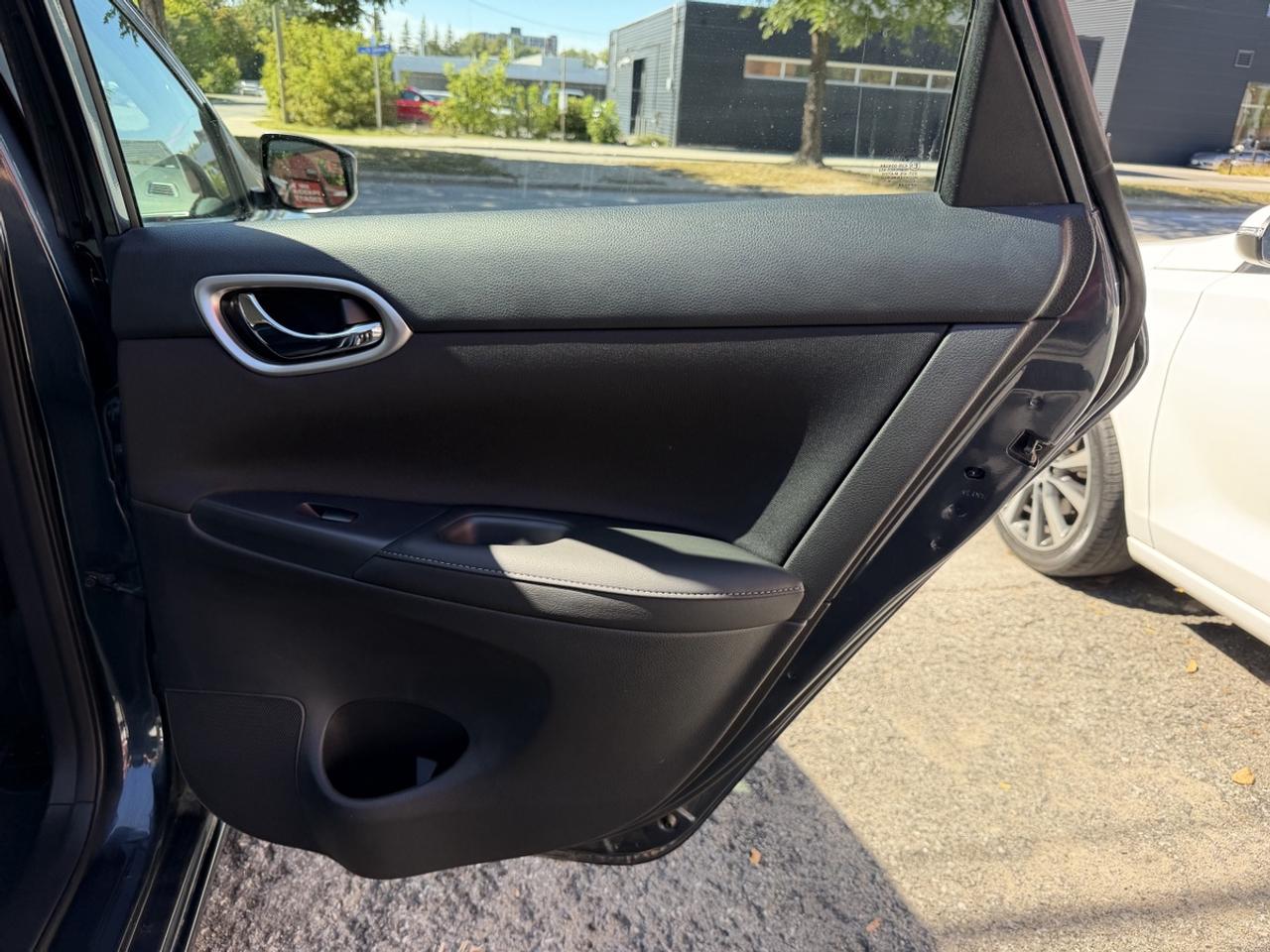 2016 Nissan Sentra SV Photo