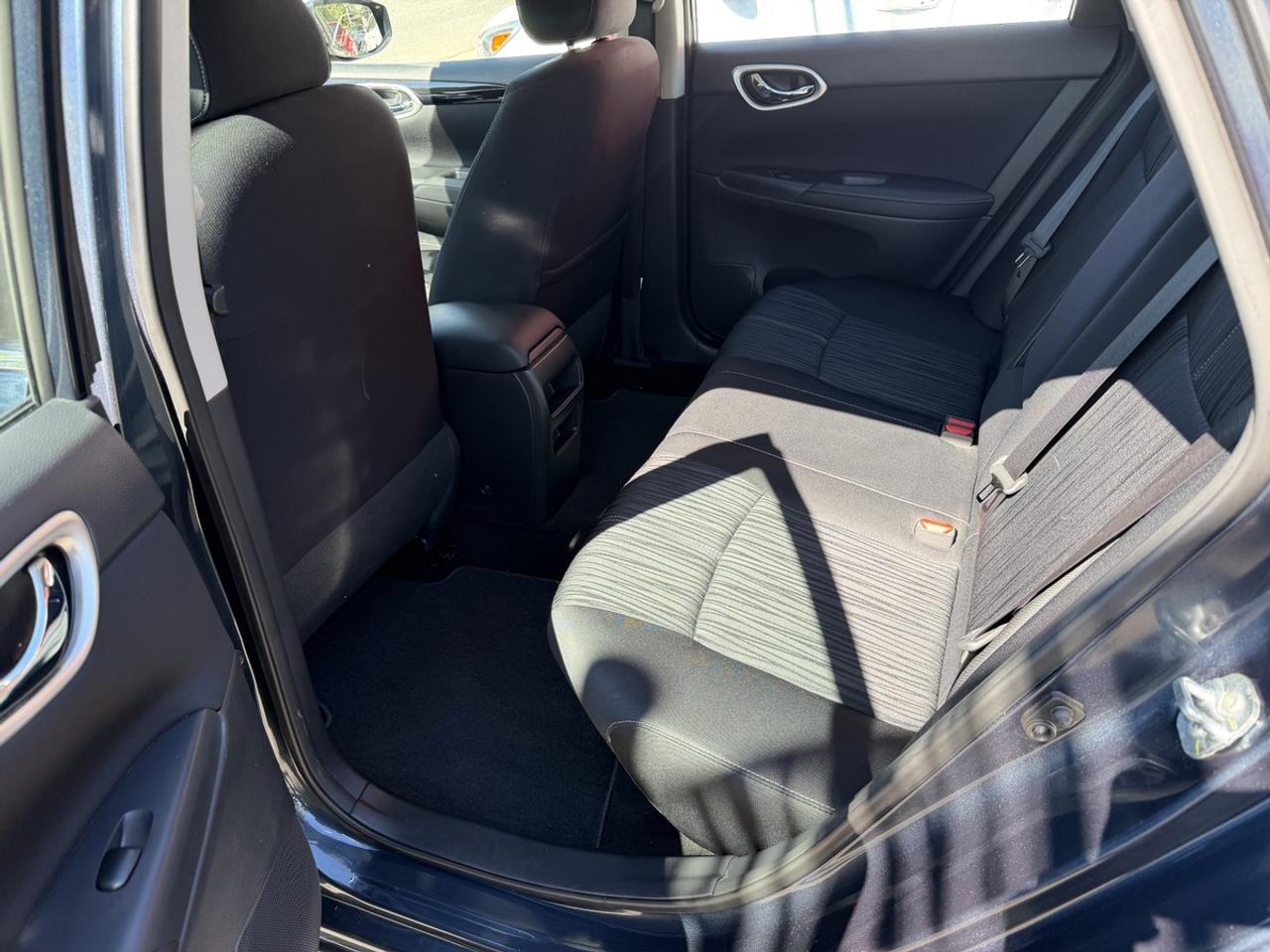 2016 Nissan Sentra SV Photo