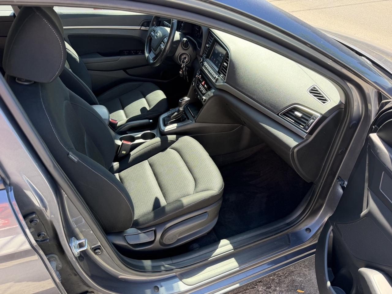 2017 Hyundai Elantra SE Photo