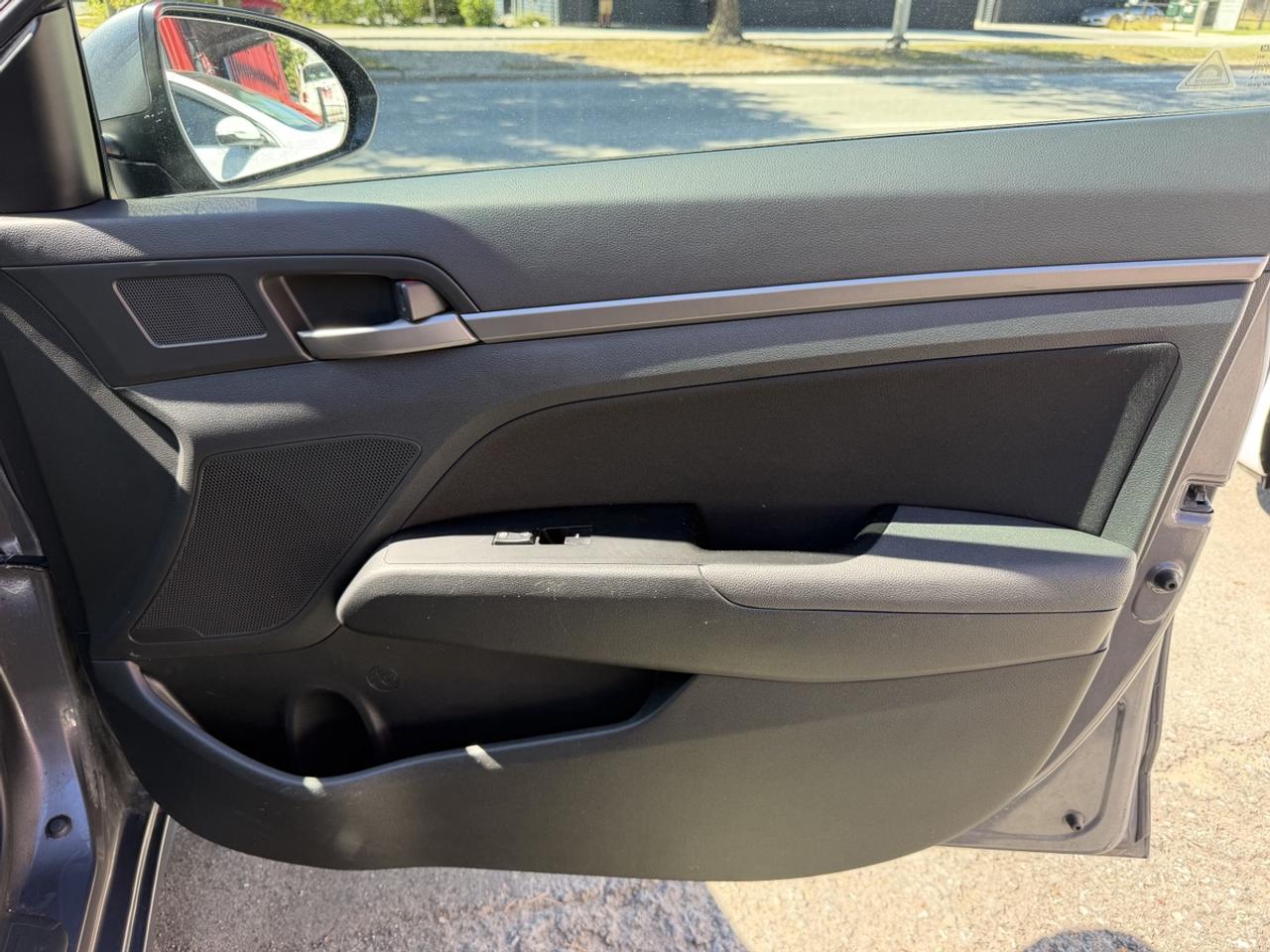 2017 Hyundai Elantra SE Photo