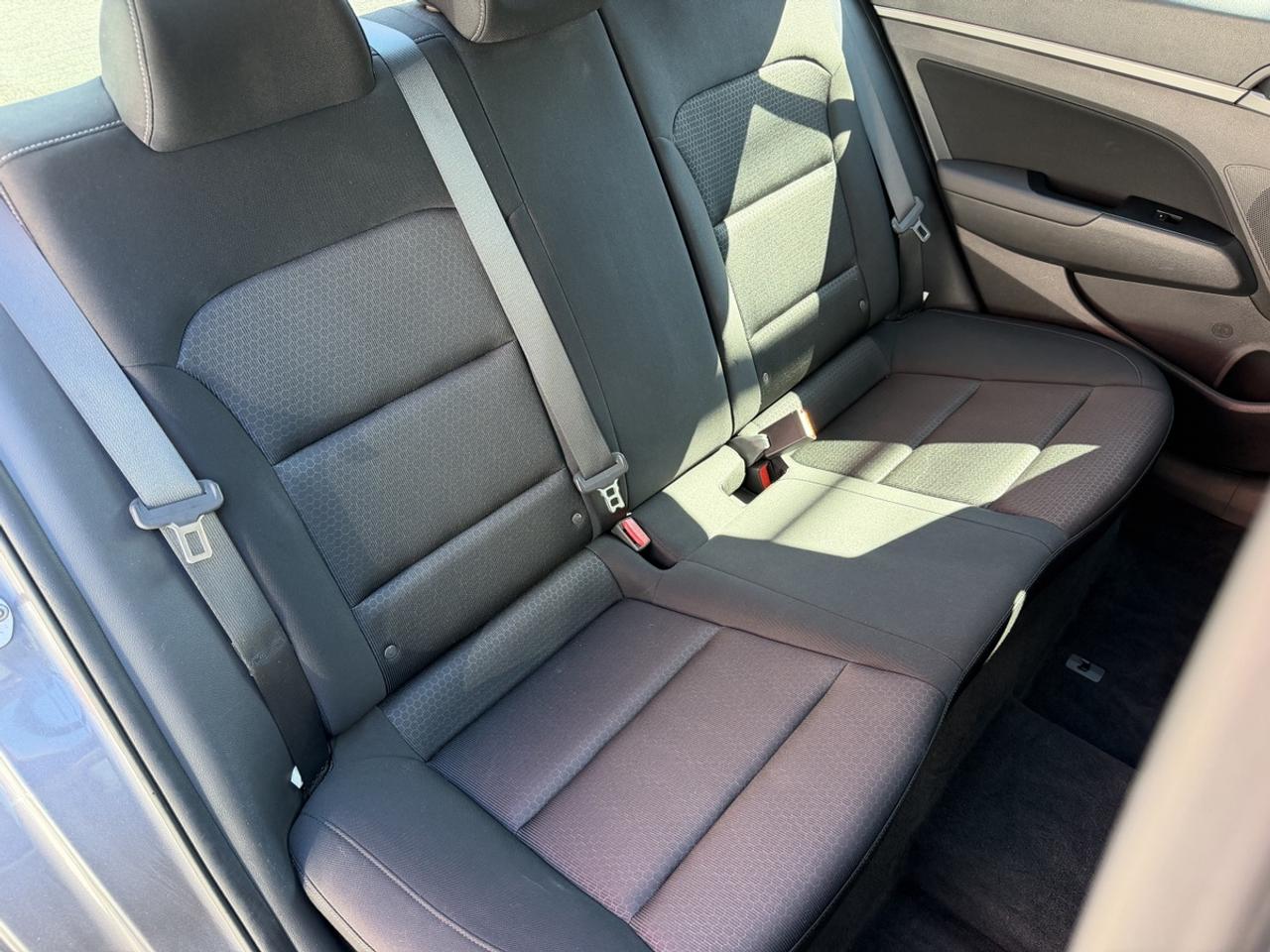 2017 Hyundai Elantra SE Photo