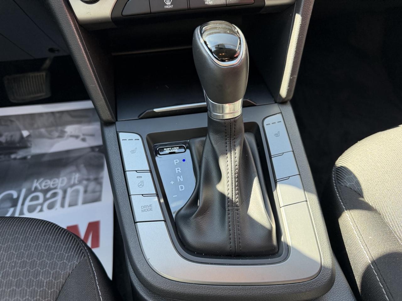 2017 Hyundai Elantra SE Photo