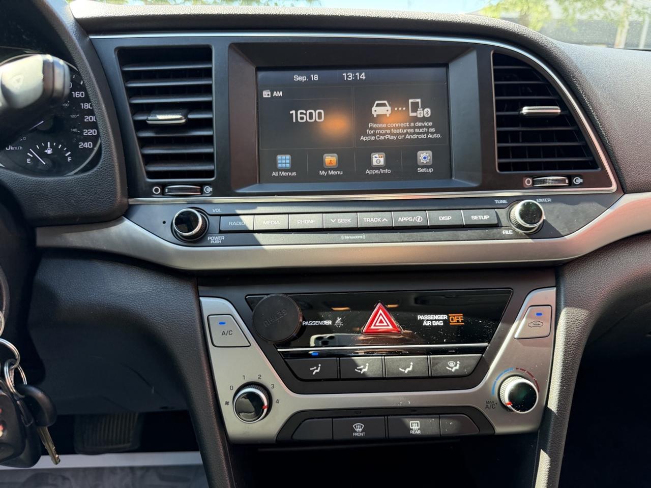 2017 Hyundai Elantra SE Photo