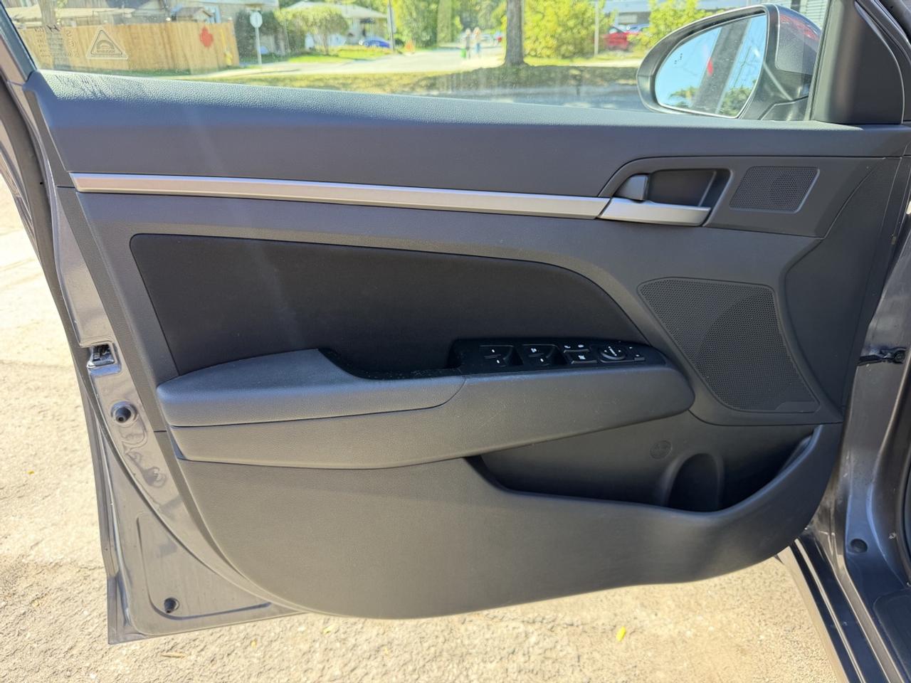 2017 Hyundai Elantra SE Photo