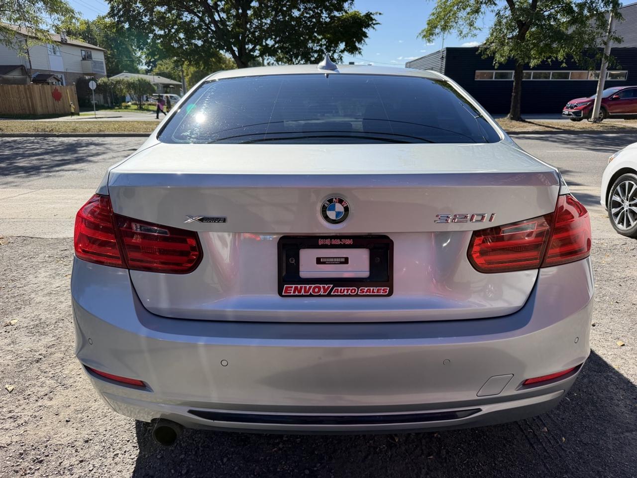 2014 BMW 3 Series 320i xDrive Sport Pkg Photo4