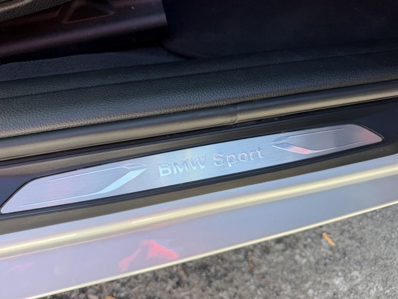 2014 BMW 3 Series 320i xDrive Sport Pkg Photo