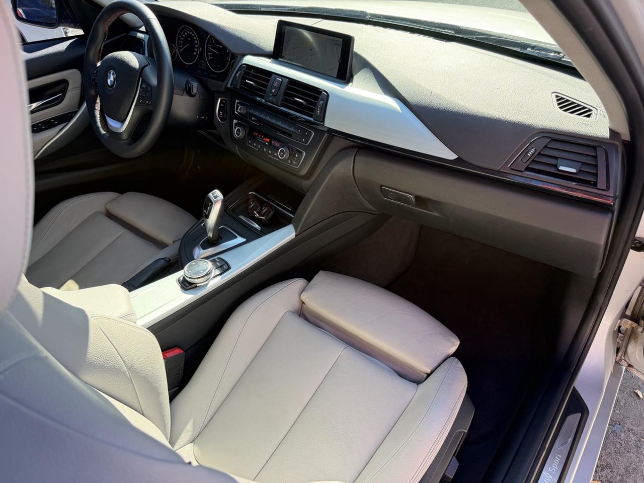 2014 BMW 3 Series 320i xDrive Sport Pkg Photo