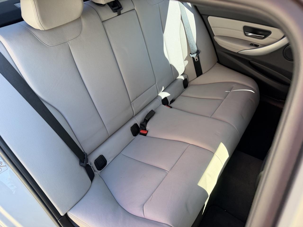 2014 BMW 3 Series 320i xDrive Sport Pkg Photo
