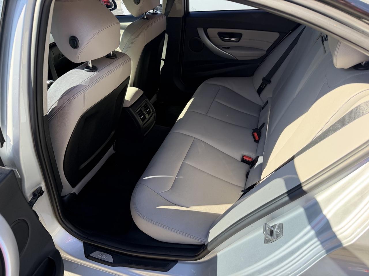 2014 BMW 3 Series 320i xDrive Sport Pkg Photo