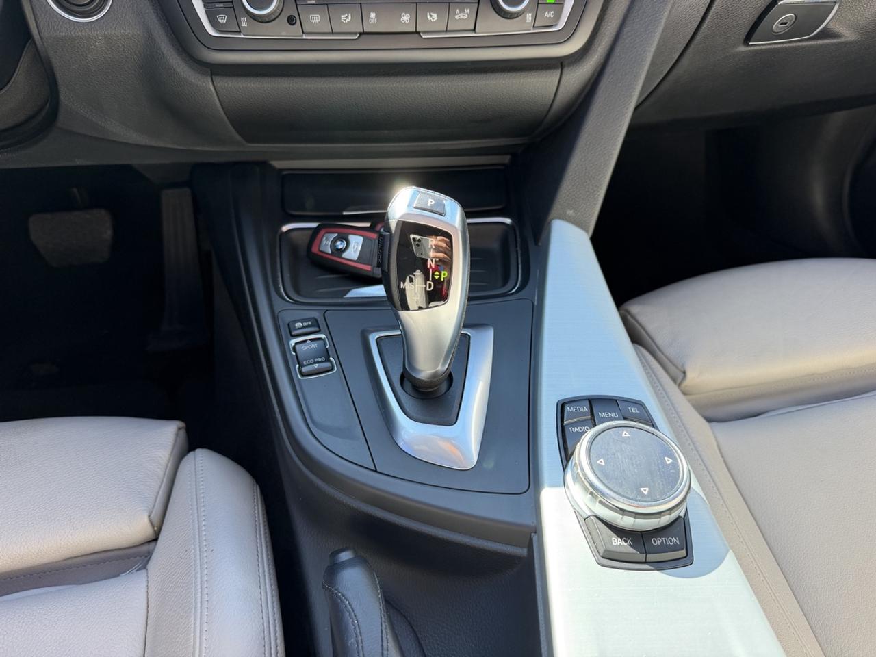 2014 BMW 3 Series 320i xDrive Sport Pkg Photo