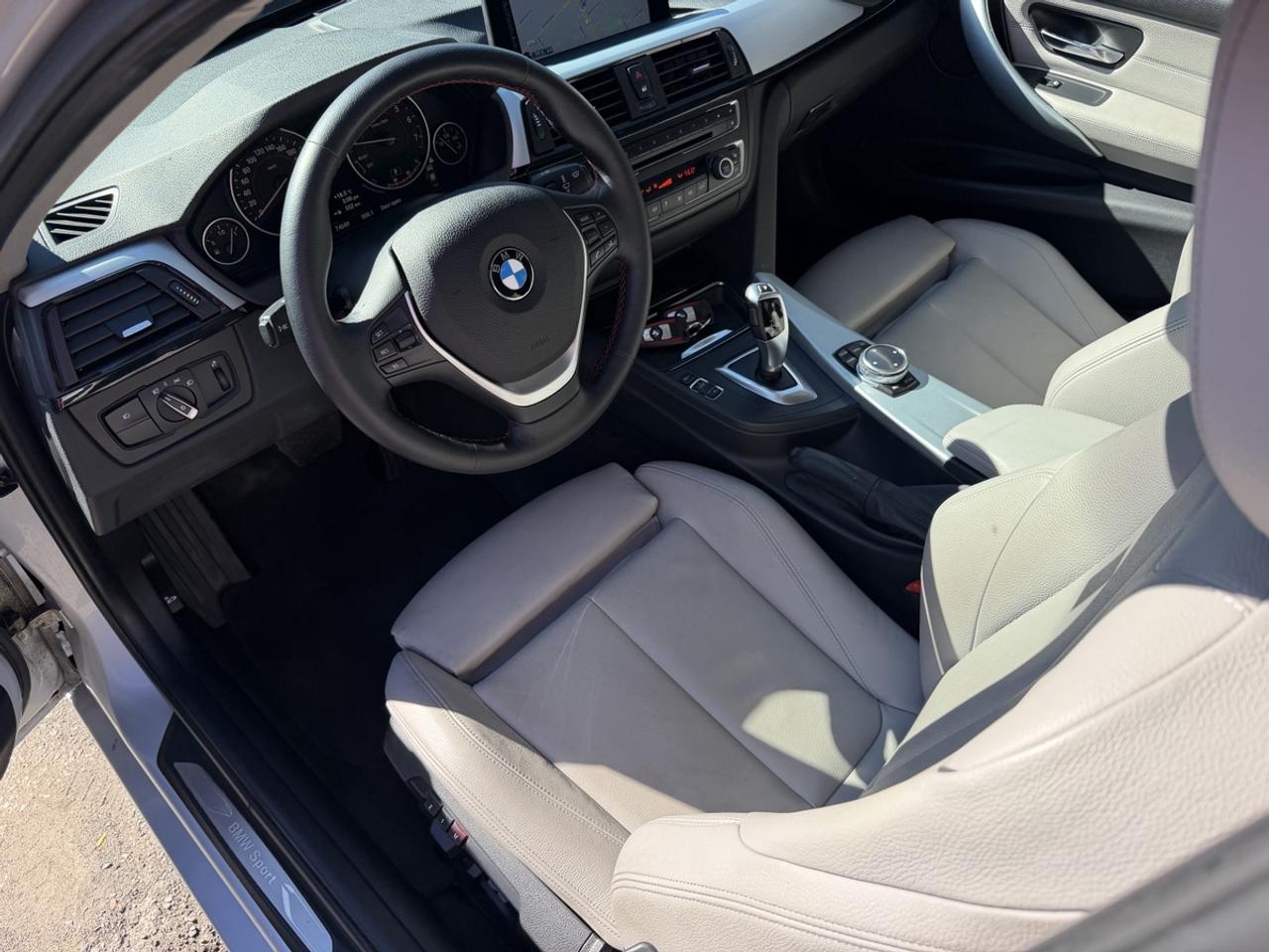 2014 BMW 3 Series 320i xDrive Sport Pkg Photo