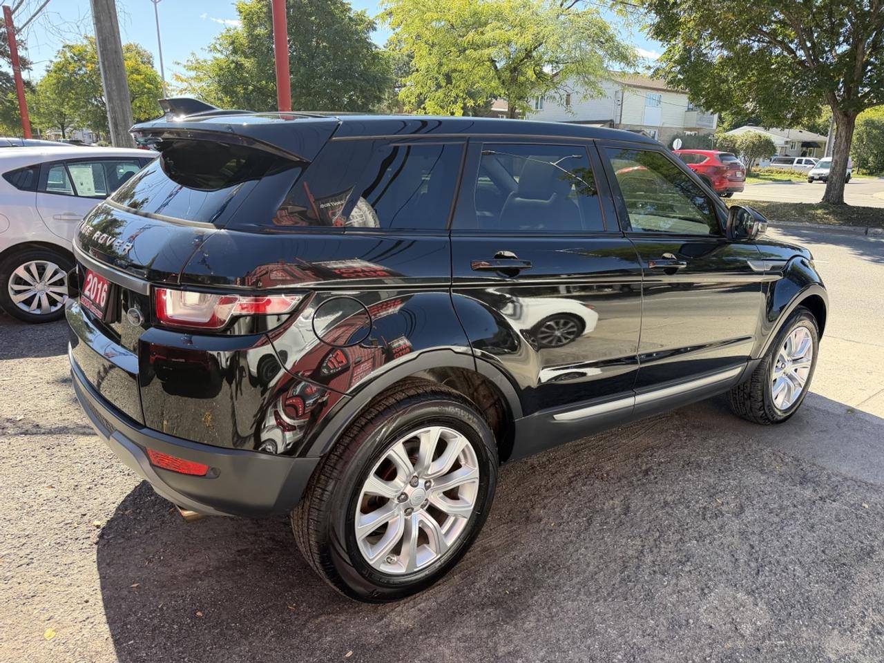 2016 Land Rover Range Rover Evoque SE Photo