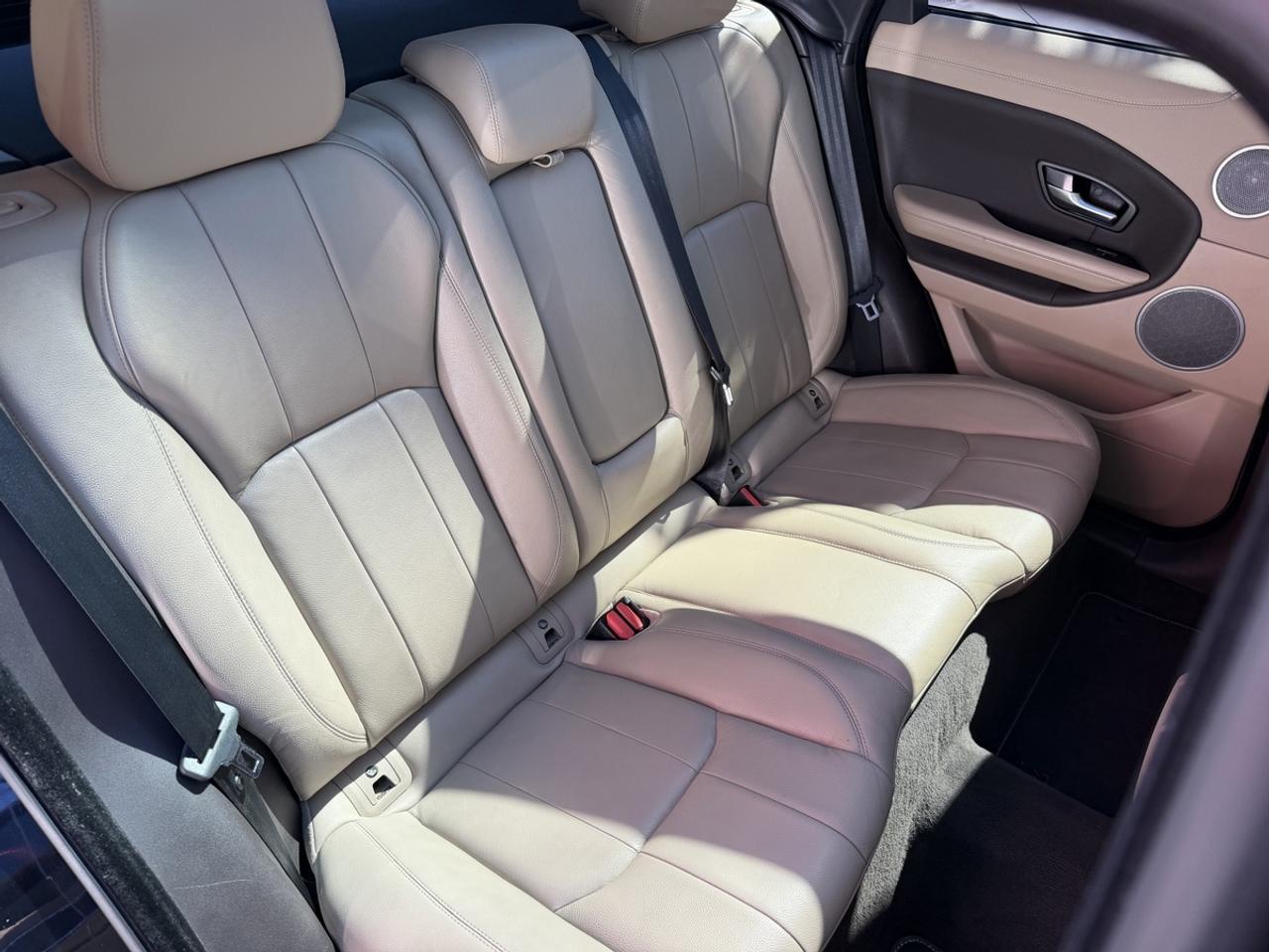 2016 Land Rover Range Rover Evoque SE Photo