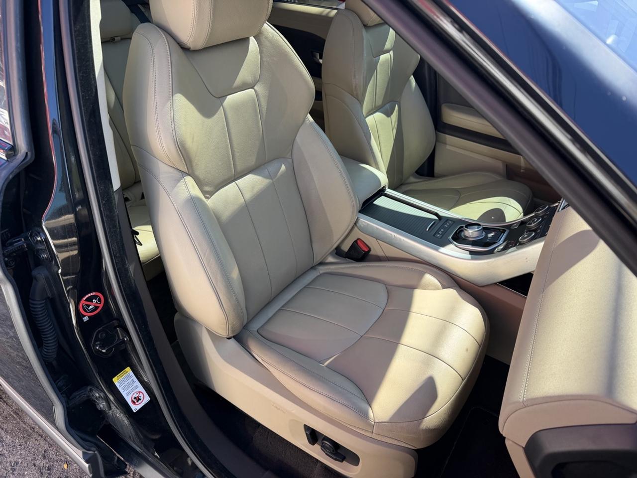 2016 Land Rover Range Rover Evoque SE Photo