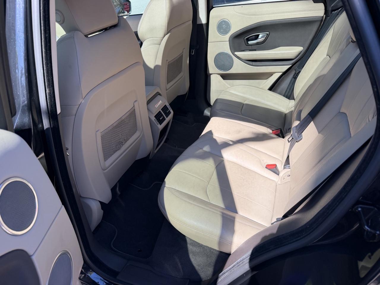 2016 Land Rover Range Rover Evoque SE Photo