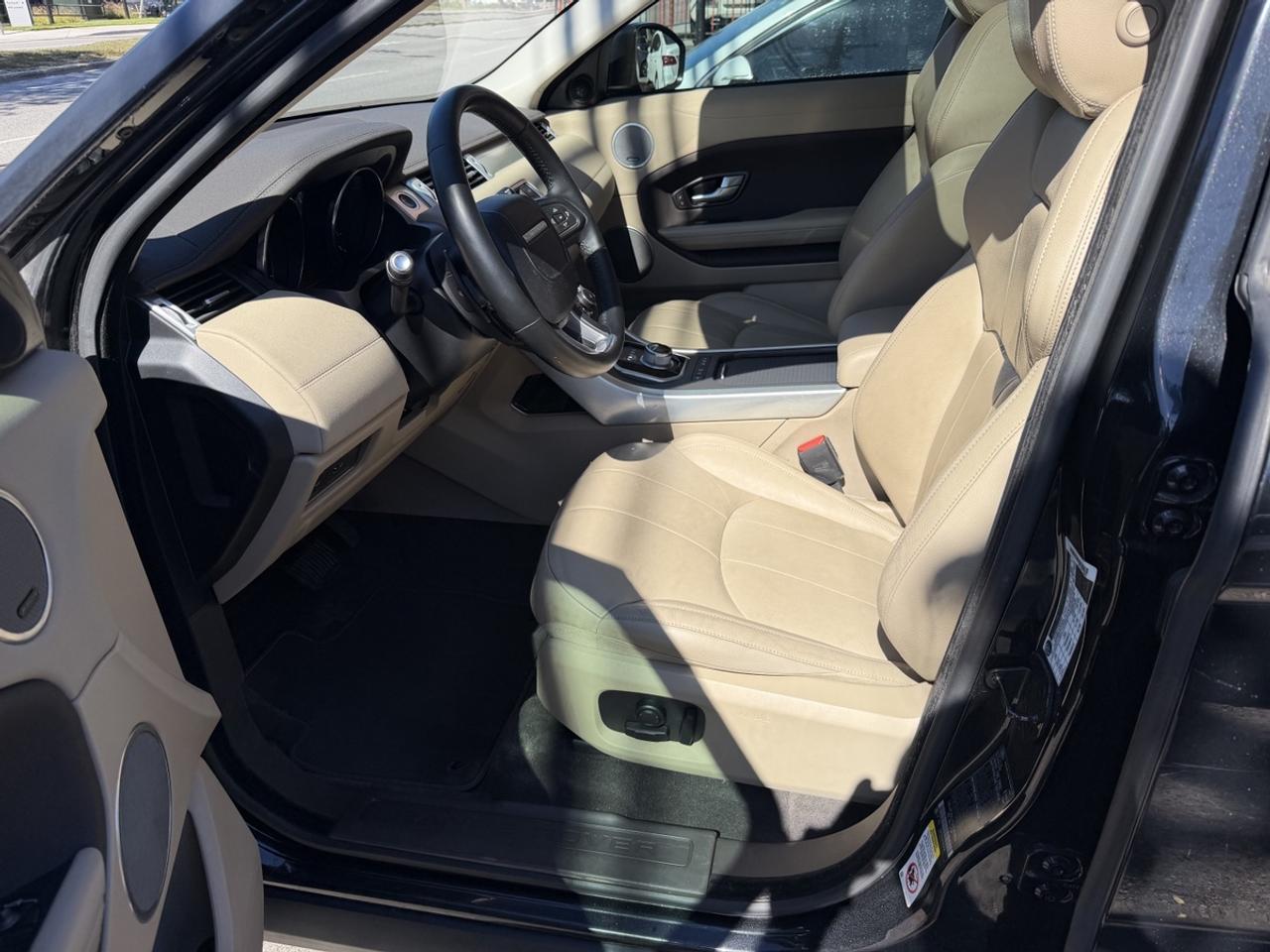 2016 Land Rover Range Rover Evoque SE Photo
