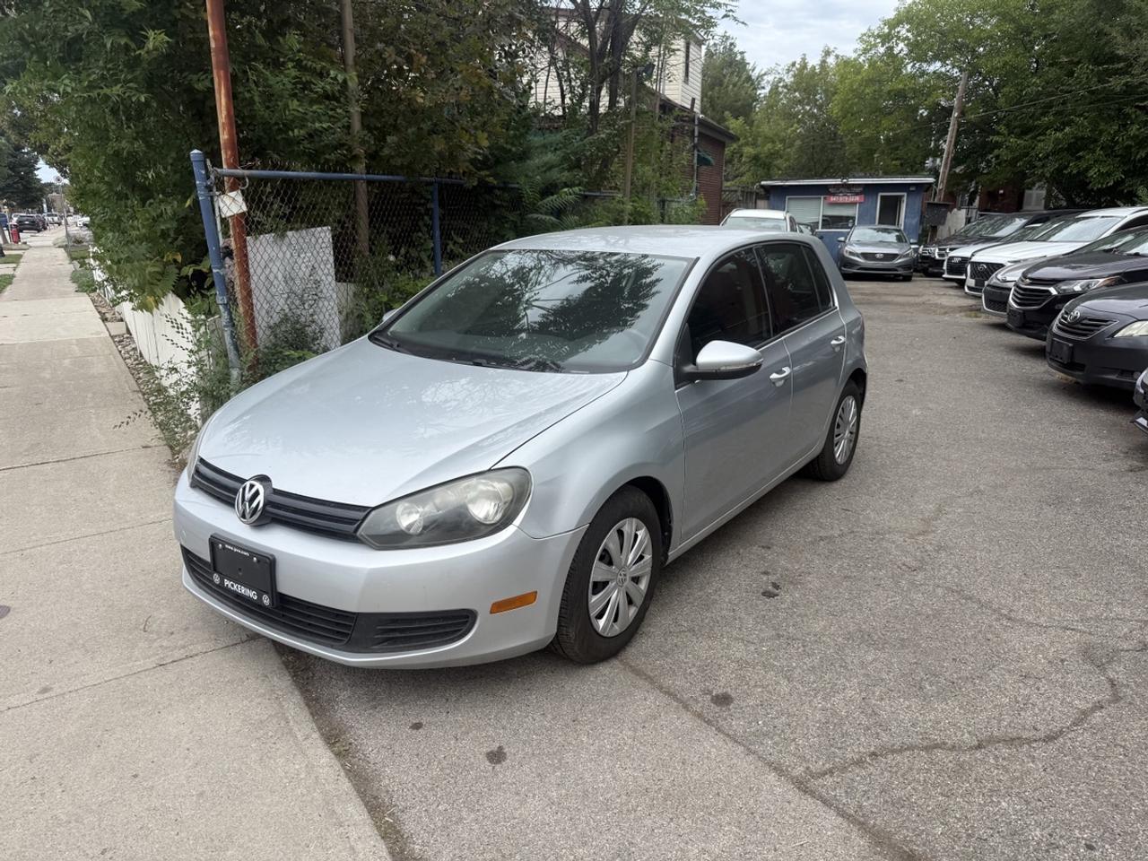 2010 Volkswagen Golf TRENDLINE Photo