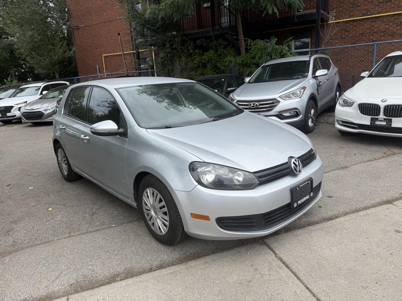 2010 Volkswagen Golf TRENDLINE Photo