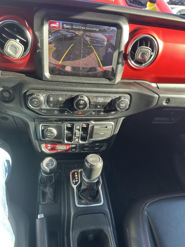 2023 Jeep Wrangler RUBICON Photo