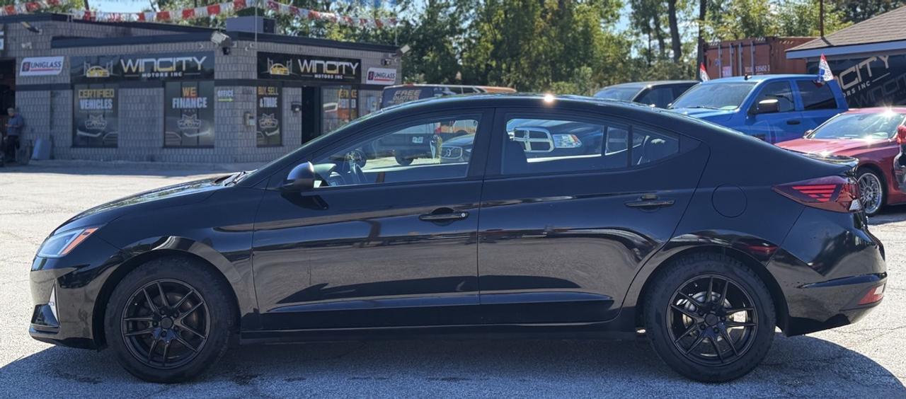 2020 Hyundai Elantra SE Photo