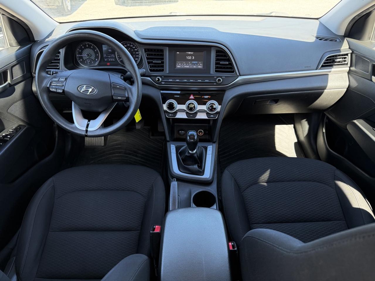 2020 Hyundai Elantra SE Photo