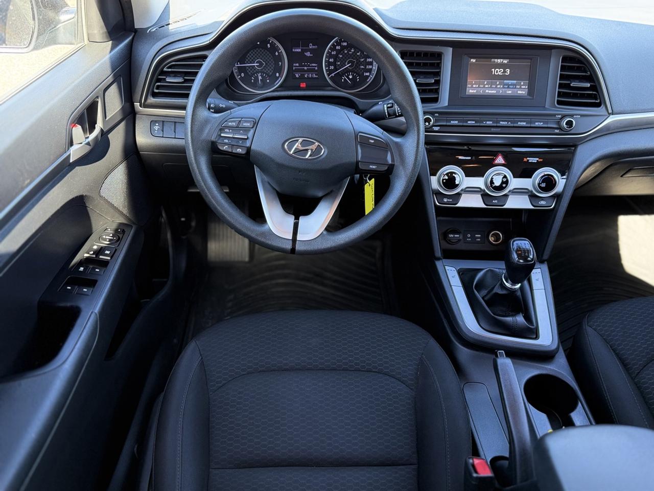 2020 Hyundai Elantra SE Photo