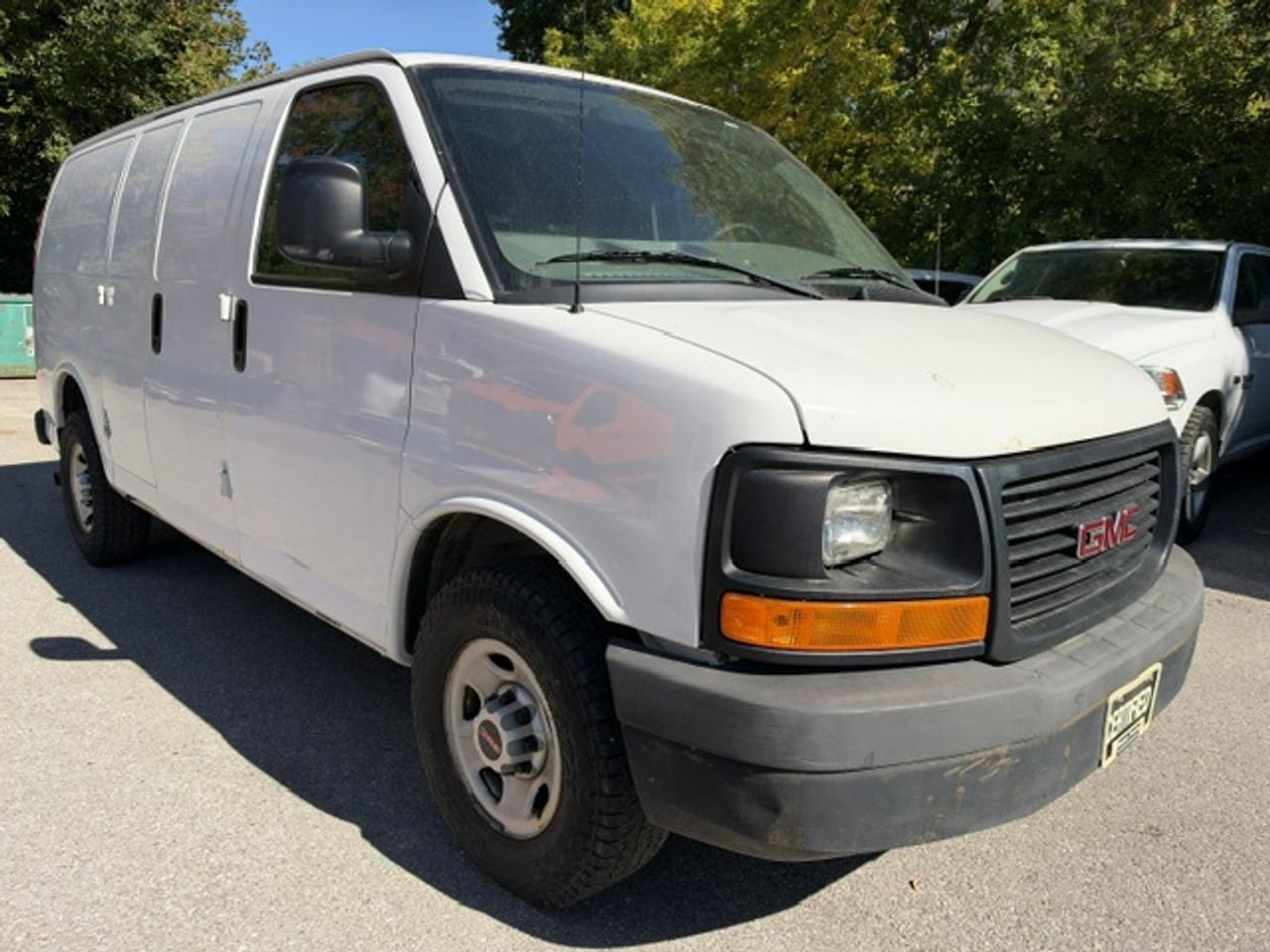 2015 GMC Savana CARGO VAN RWD 2500 135" RWD Photo