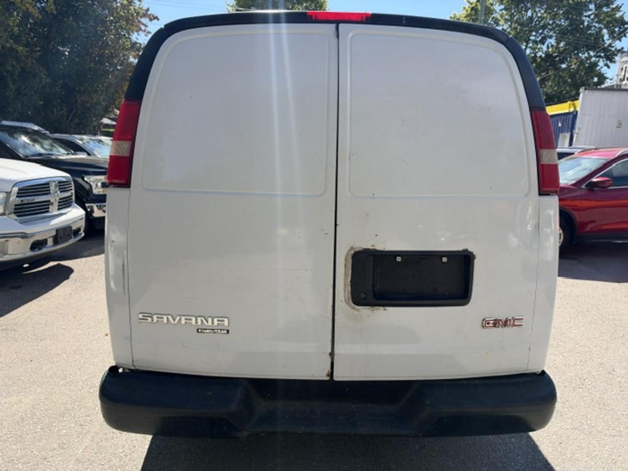 2015 GMC Savana CARGO VAN RWD 2500 135" RWD Photo4
