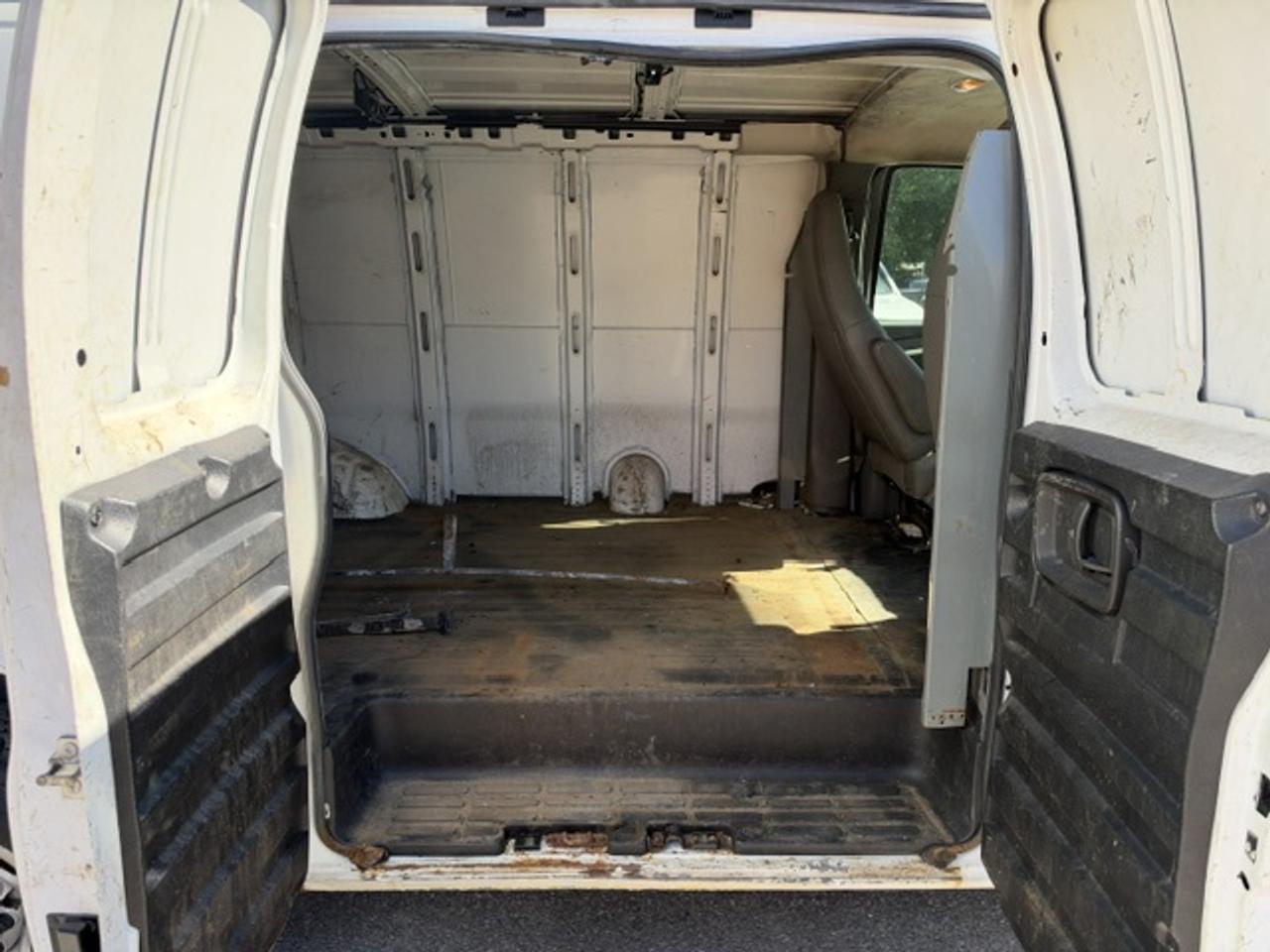 2015 GMC Savana CARGO VAN RWD 2500 135" RWD Photo